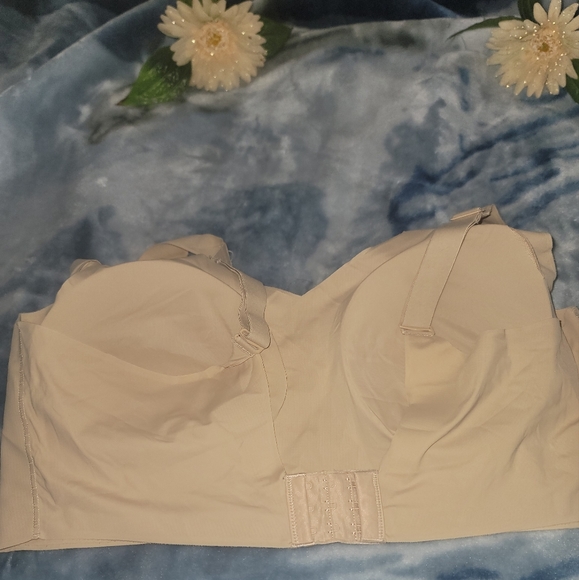 Bali bra color nude good condition - Picture 7 of 7